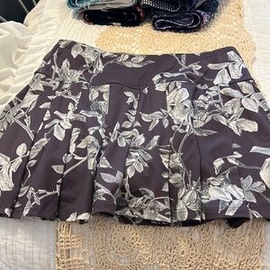 Classy print tennis skirt.